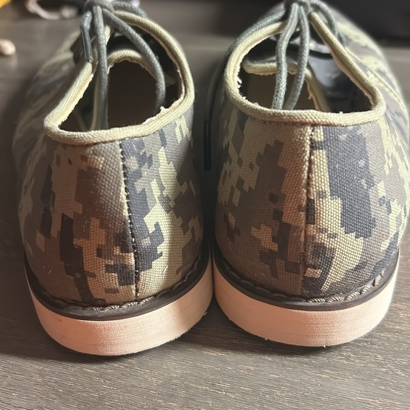 Generic Surplus Los Angeles Calif. Men’s Digital Camo Oxford Loafers. - Picture 3 of 6
